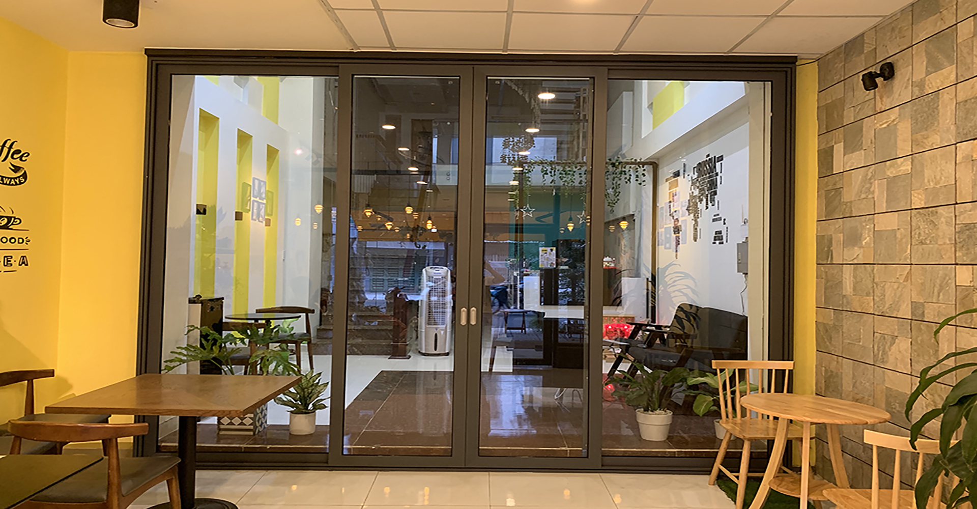 cua-nhom-kinh-xingfa-da-nang-1